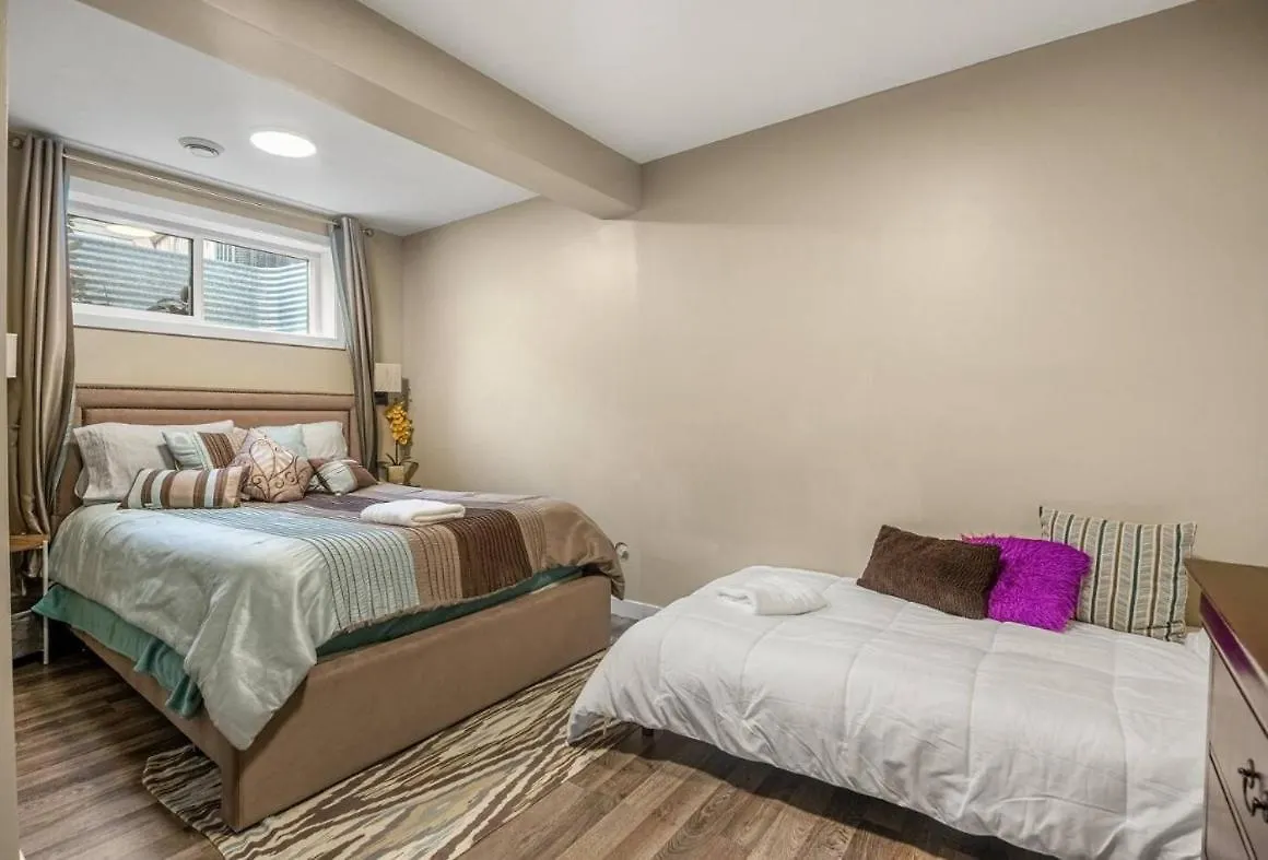 Apartment Private & Beautifully Finished Basement Suite, Sw Edmonton