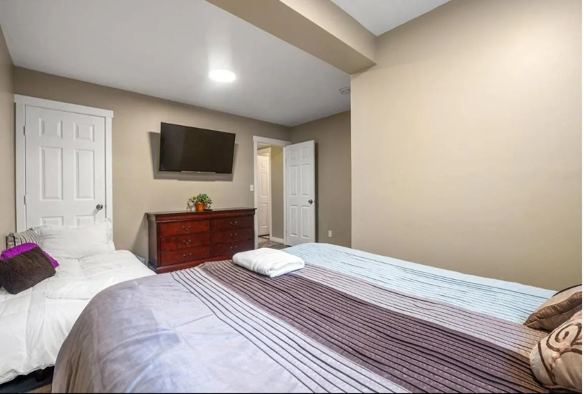 Private & Beautifully Finished Basement Suite, Sw Edmonton 0*,  Canada