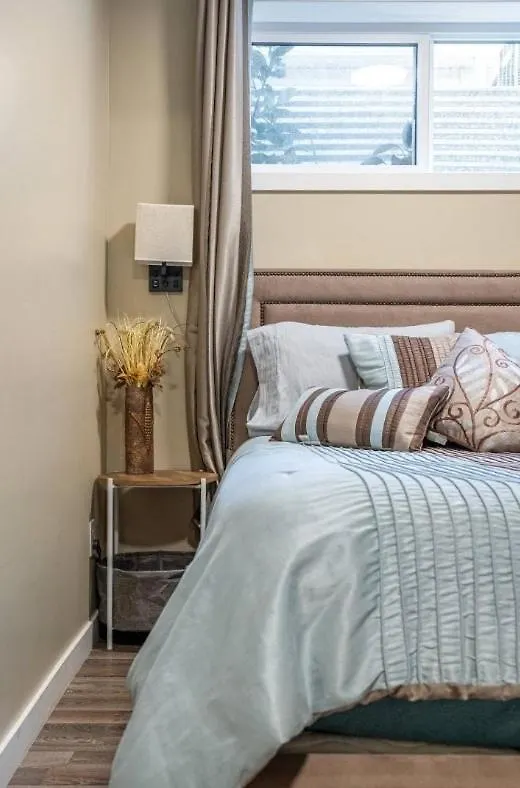 Private & Beautifully Finished Basement Suite, Sw Edmonton 0*,